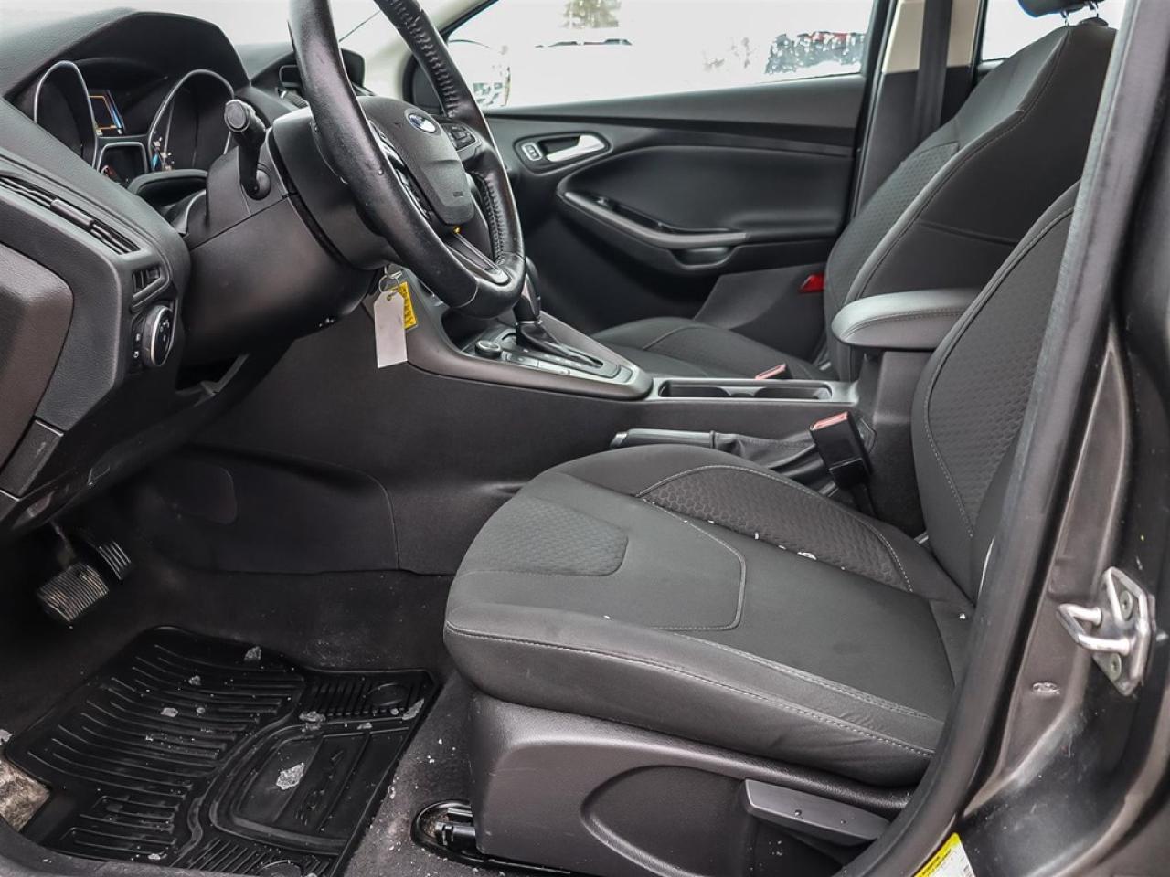 2015 Ford Focus 5DR HB SE Photo