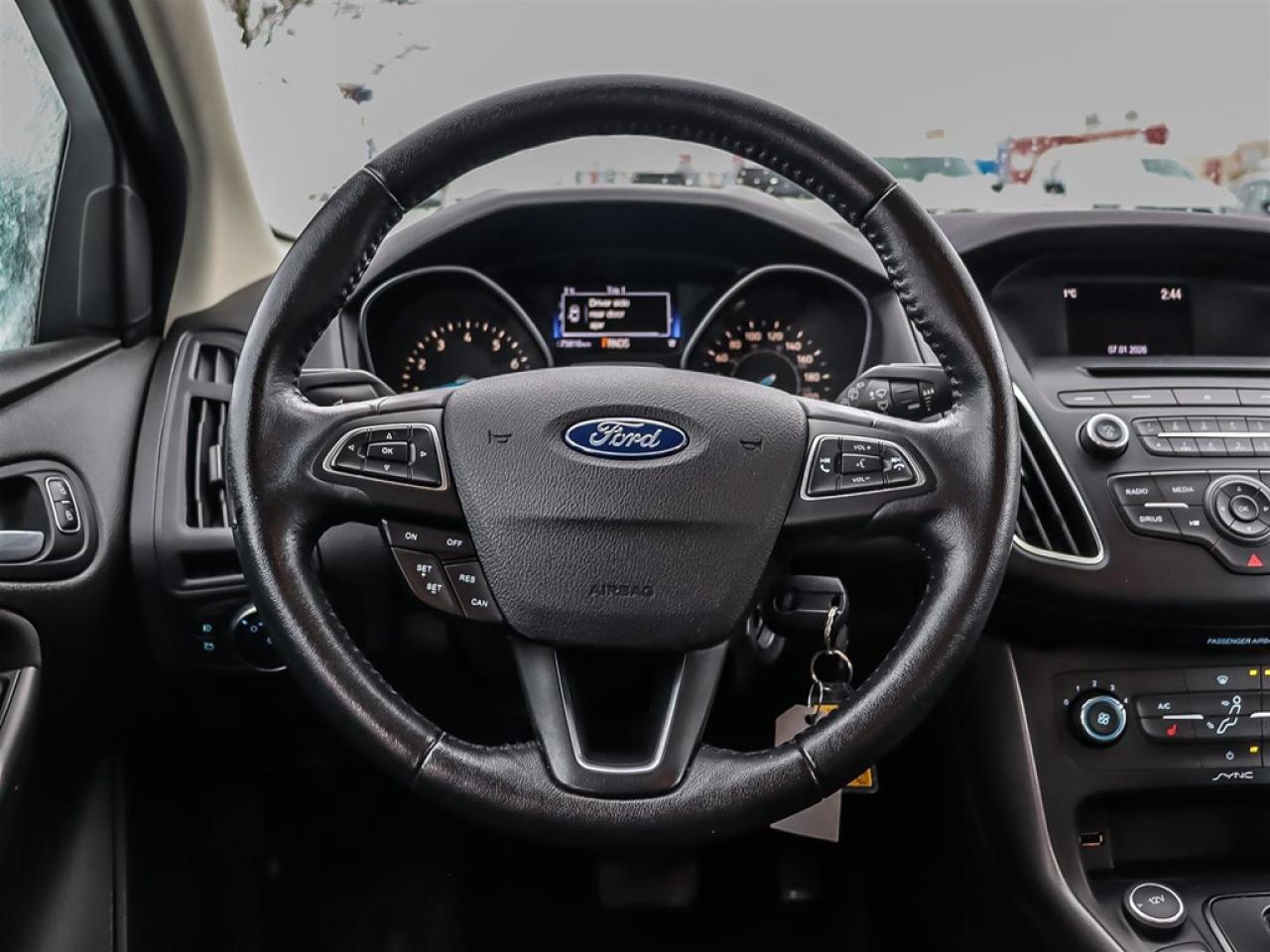 2015 Ford Focus 5DR HB SE Photo