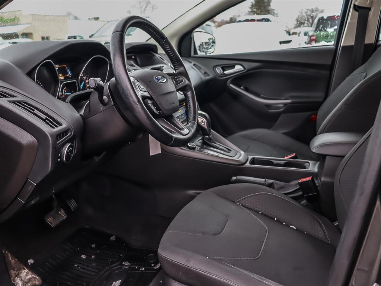 2015 Ford Focus 5DR HB SE Photo