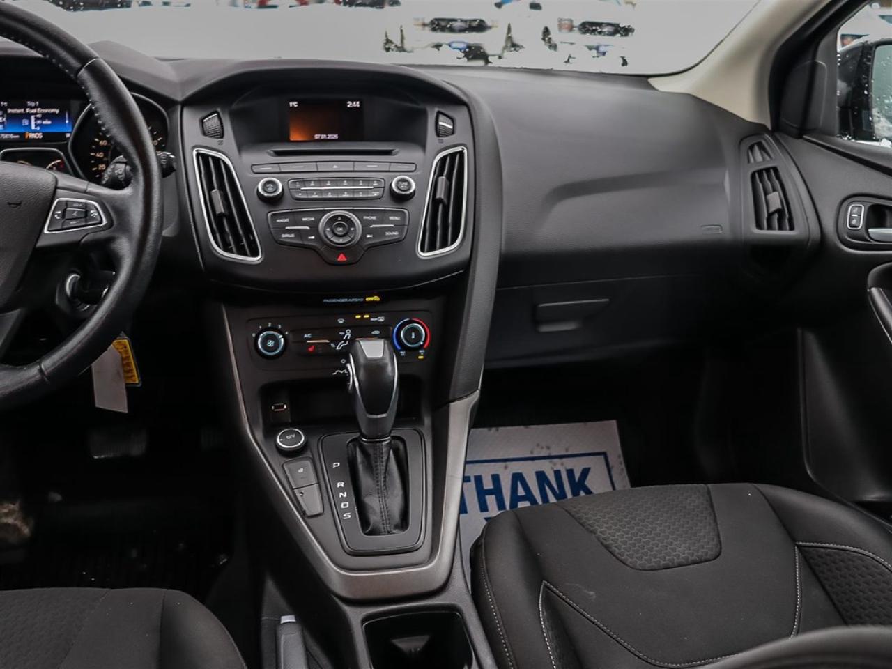 2015 Ford Focus 5DR HB SE Photo