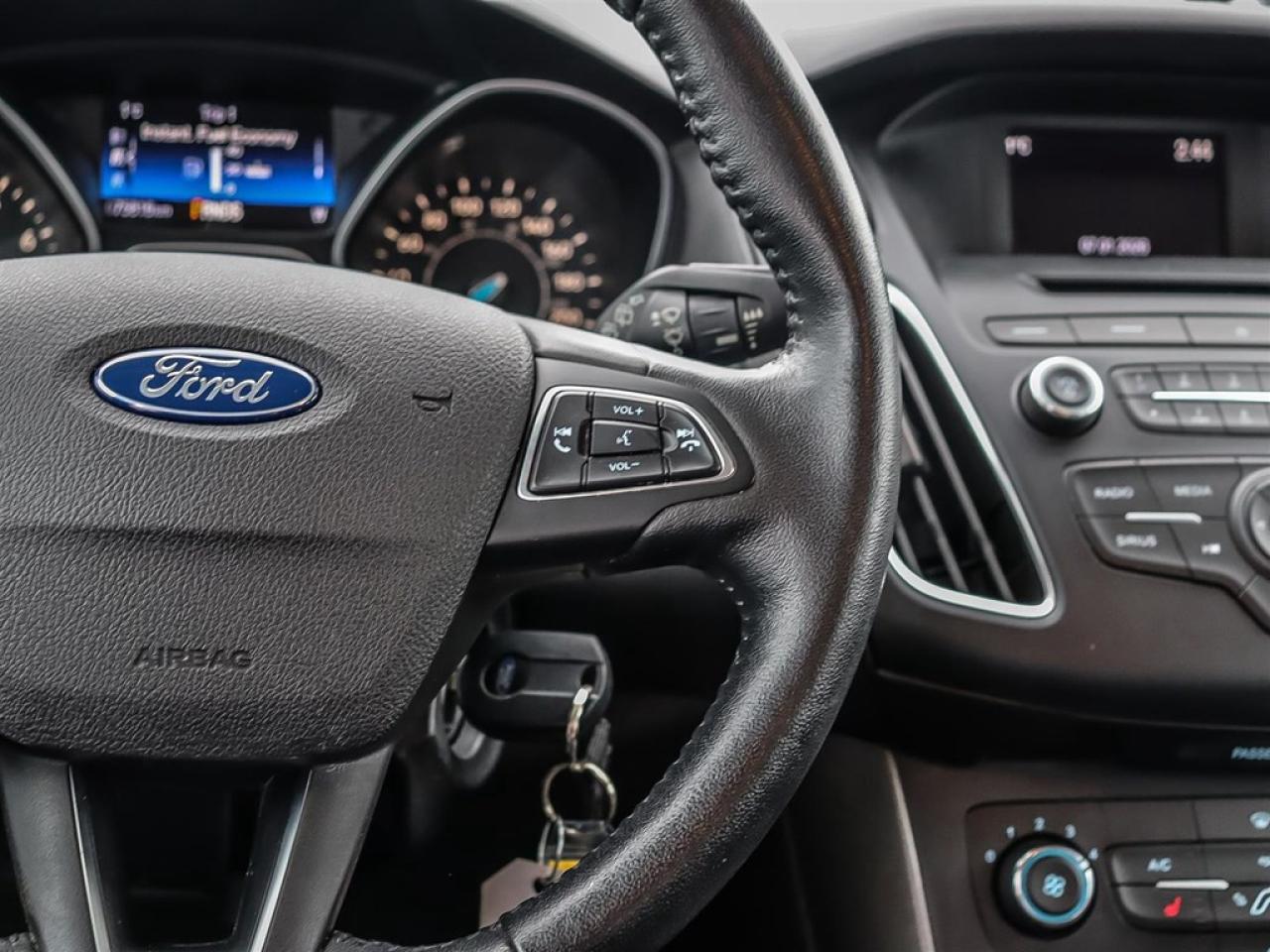 2015 Ford Focus 5DR HB SE Photo