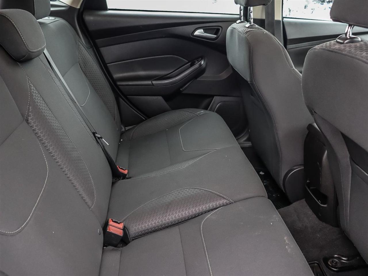 2015 Ford Focus 5DR HB SE Photo