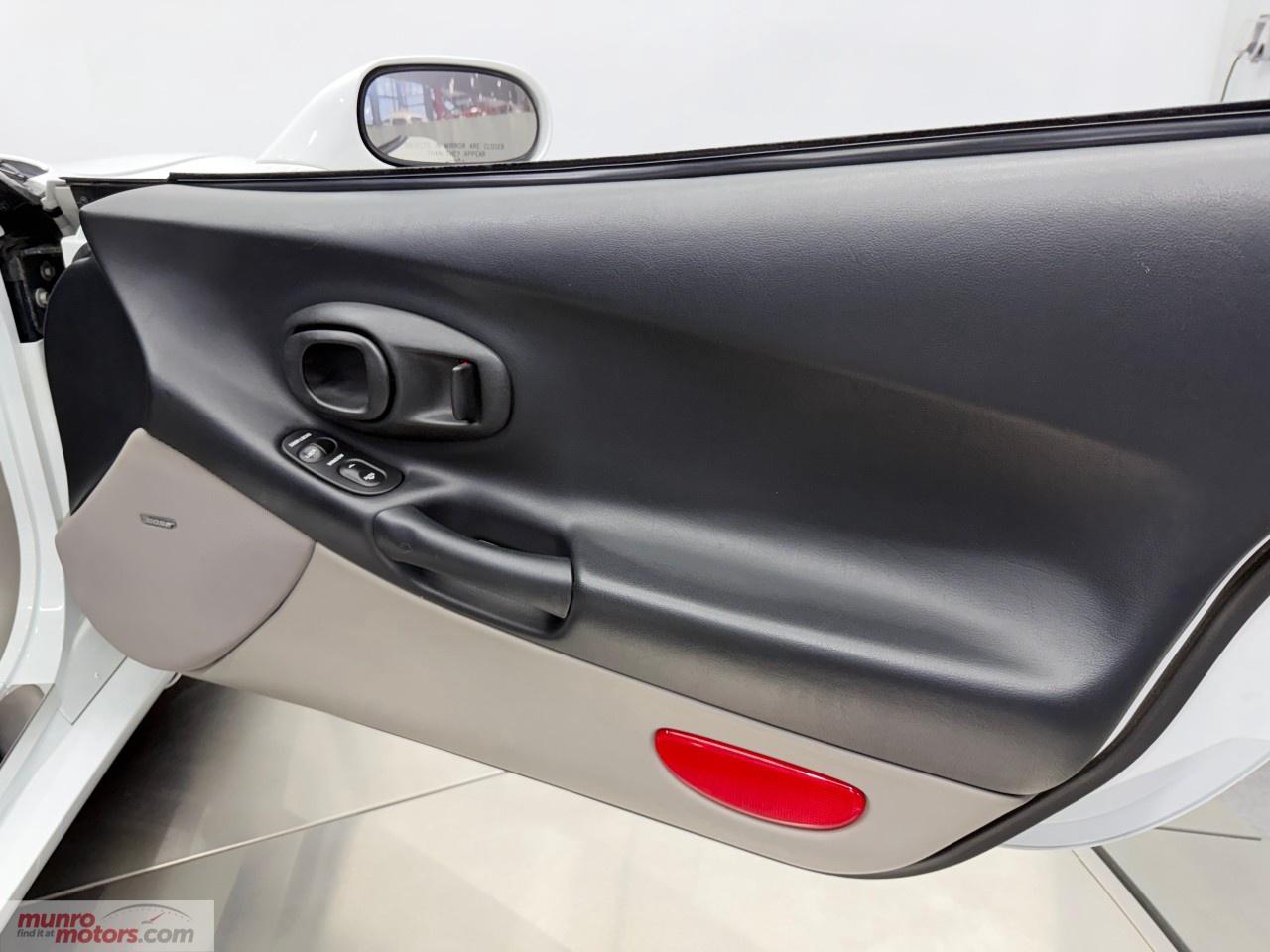 2000 Chevrolet Corvette 2dr Convertible Photo