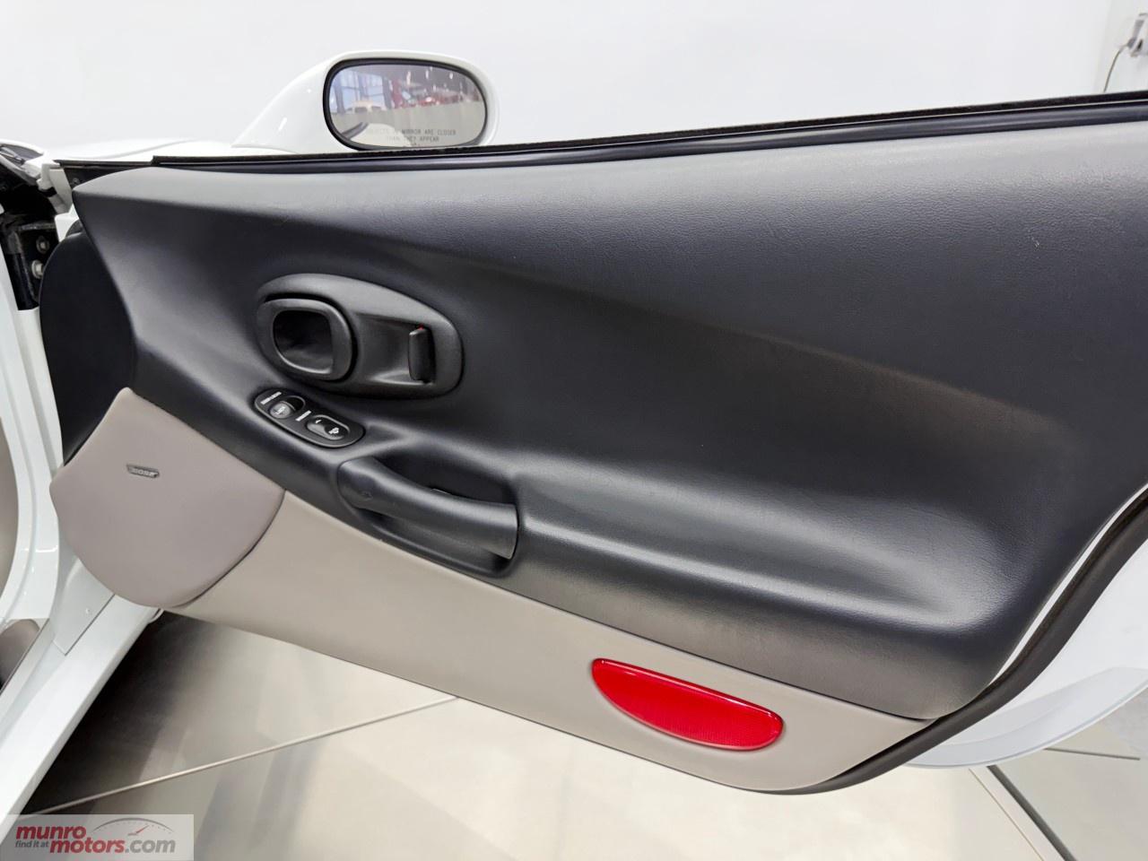 2000 Chevrolet Corvette 2dr Convertible Photo