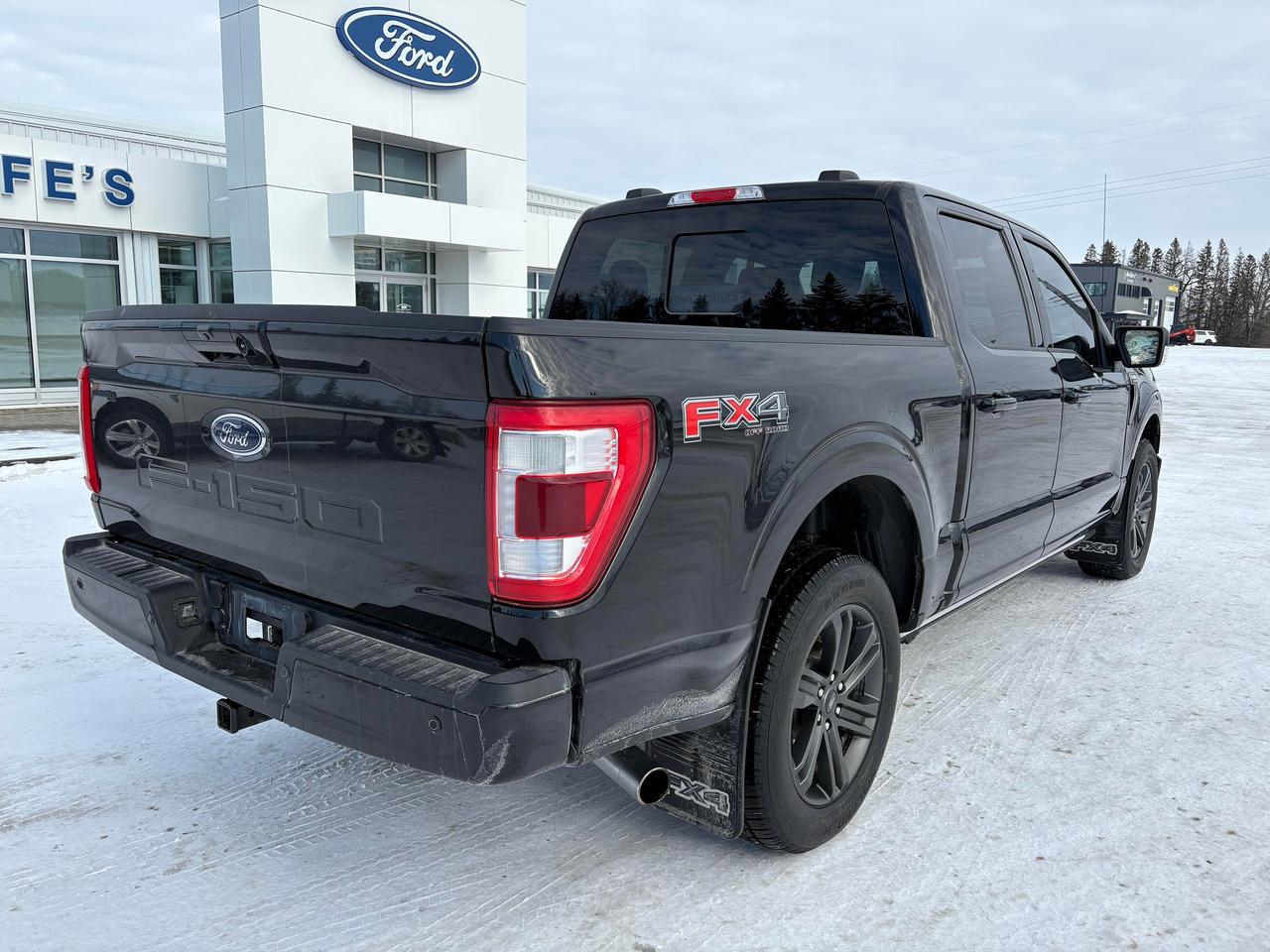 2021 Ford F-150 Lariat 4WD SuperCrew 5.5' Box Photo4