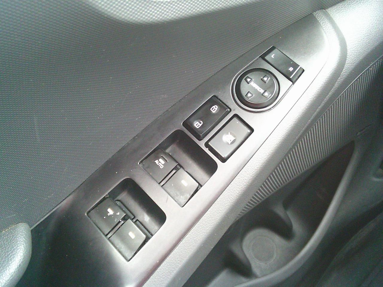 2018 Hyundai IONIQ Electric Plus SE Hatchback Photo