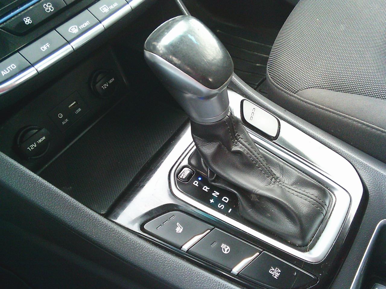 2018 Hyundai IONIQ Electric Plus SE Hatchback Photo