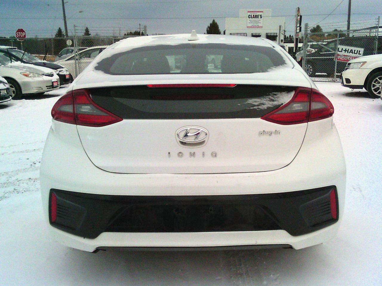 2018 Hyundai IONIQ Electric Plus SE Hatchback Photo