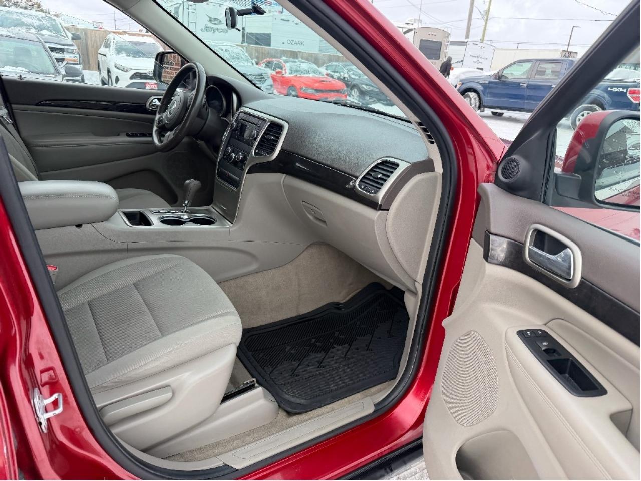 2011 Jeep Grand Cherokee Laredo Photo