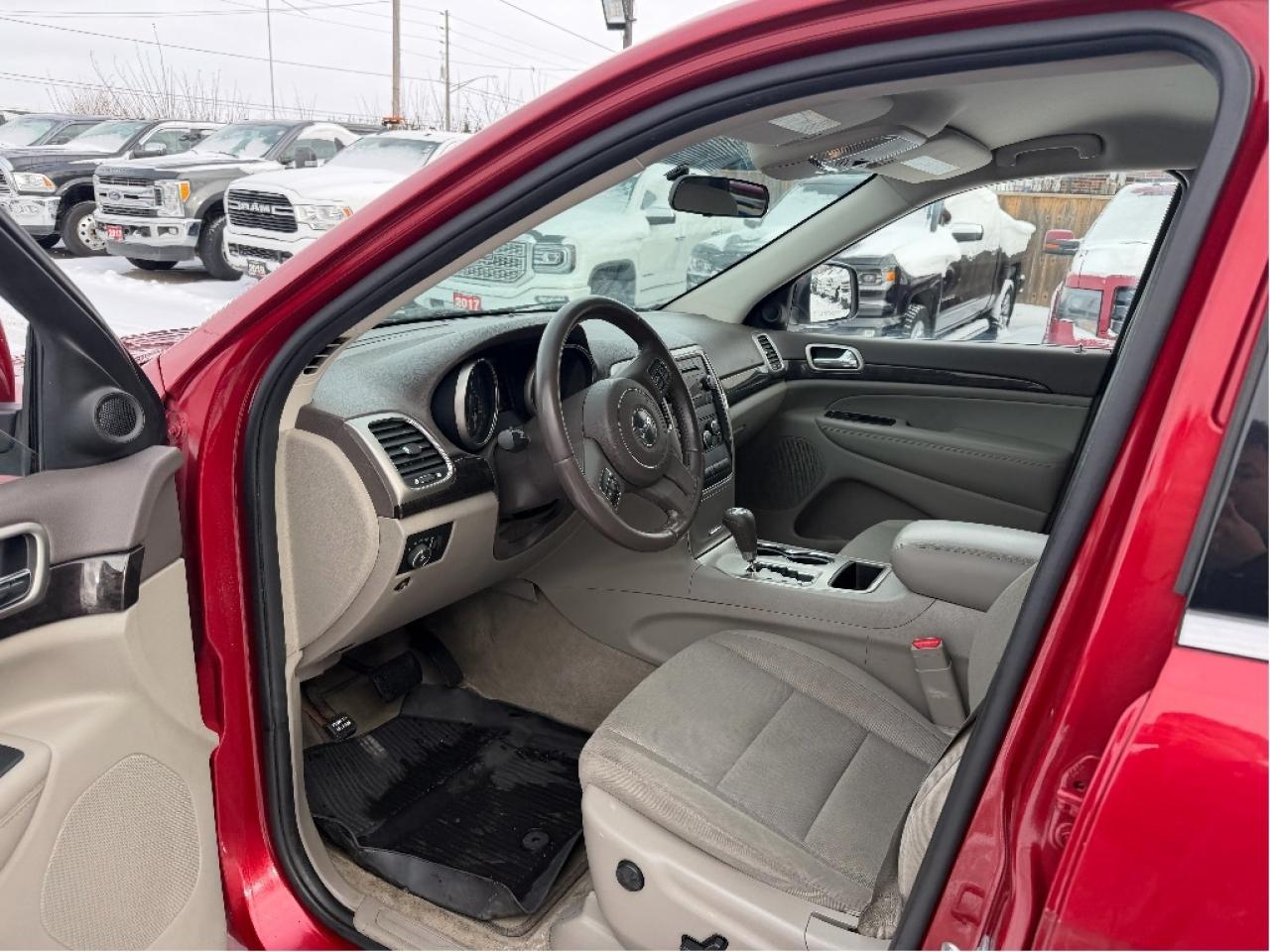 2011 Jeep Grand Cherokee Laredo Photo