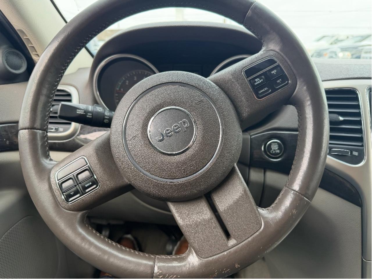 2011 Jeep Grand Cherokee Laredo Photo