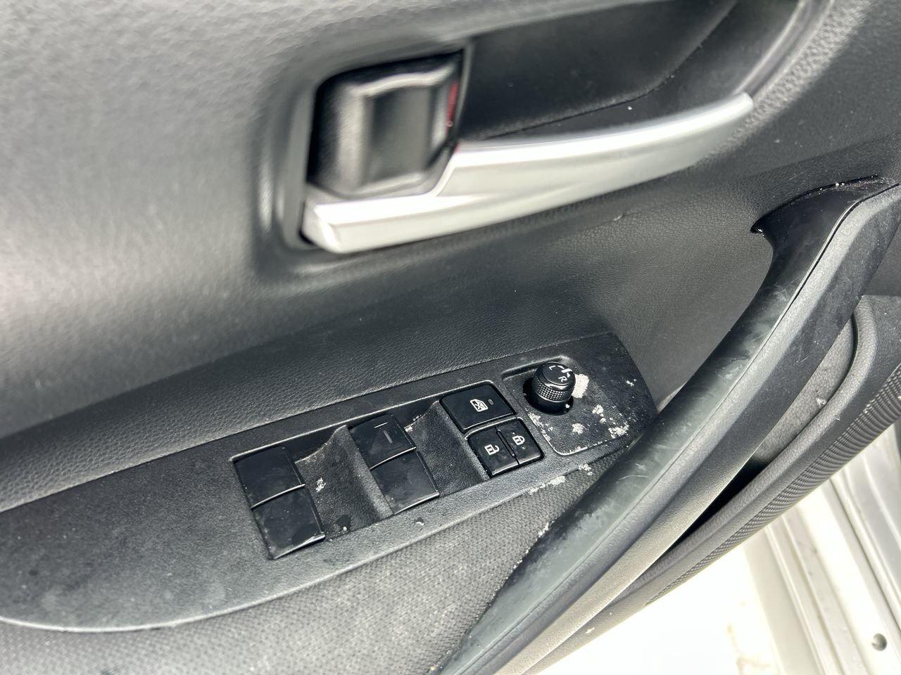 2020 Toyota Corolla 4-door Sedan LE CVT Toyota Safety Sense|BlindSpot Photo