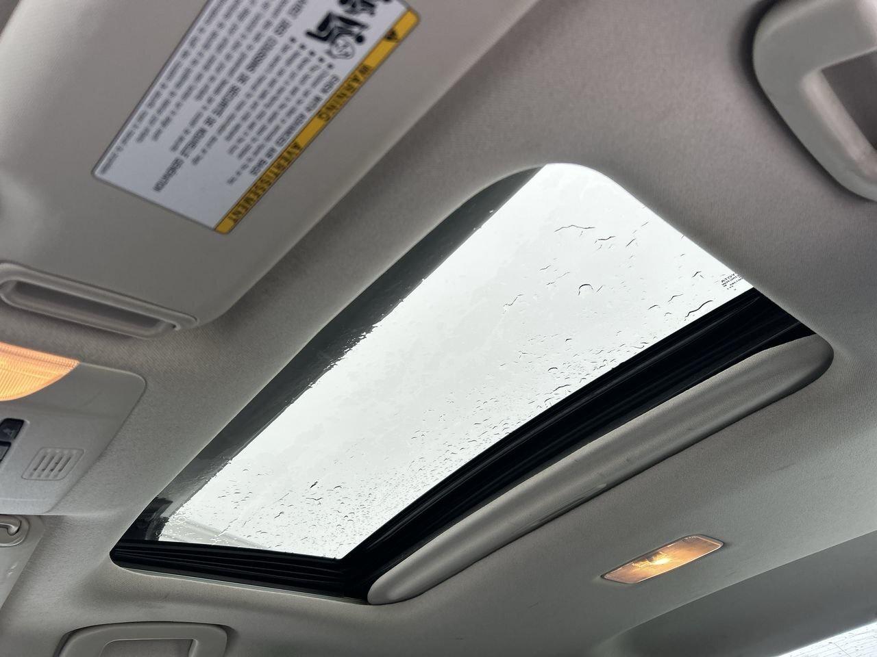 2020 Toyota Corolla 4-door Sedan LE CVT Toyota Safety Sense|BlindSpot Photo