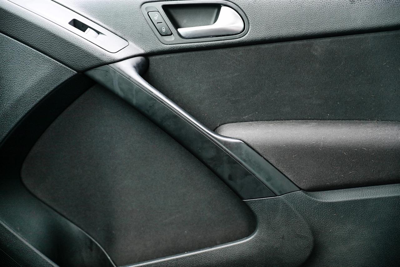 2014 Volkswagen Tiguan 4MOTION | AWD | GREAT STARTER CAR! | GREAT PRICE! Photo