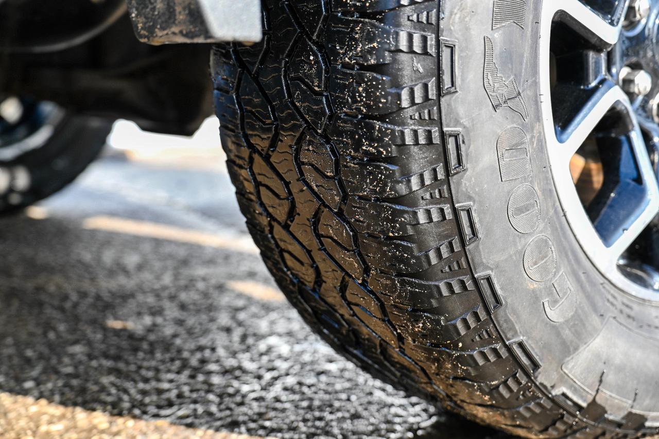 2022 Ford F-150 V6/SPORT/MAKE US AN OFFER WE CANT REFUSE!! Photo