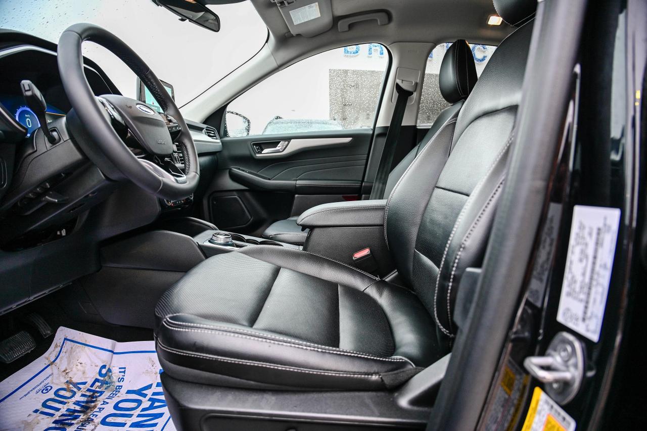 2022 Ford Escape SEL | AWD | CAR PLAY | LEATHER | NAVI | ONE OWNER Photo