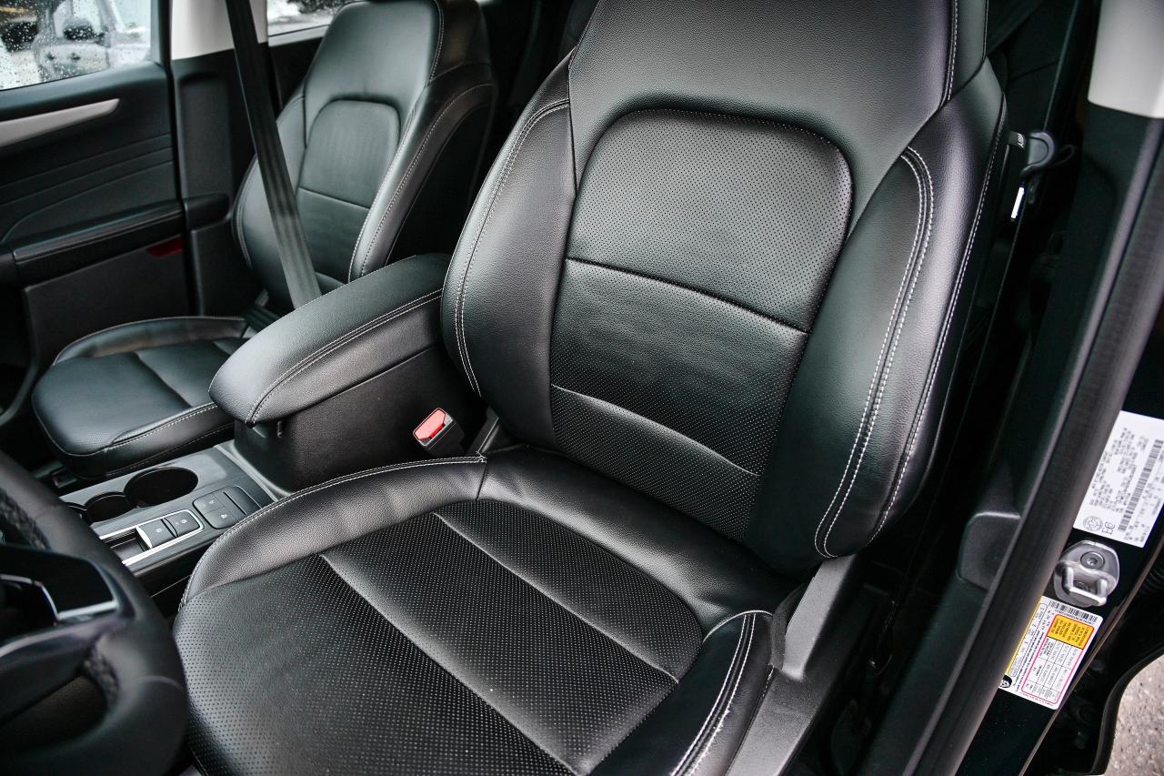 2022 Ford Escape SEL | AWD | CAR PLAY | LEATHER | NAVI | ONE OWNER Photo