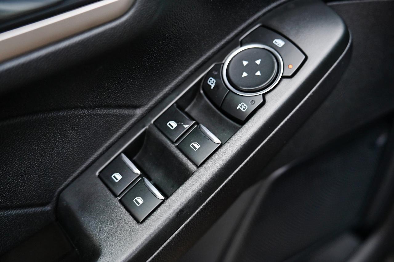 2022 Ford Escape SEL | AWD | CAR PLAY | LEATHER | NAVI | ONE OWNER Photo