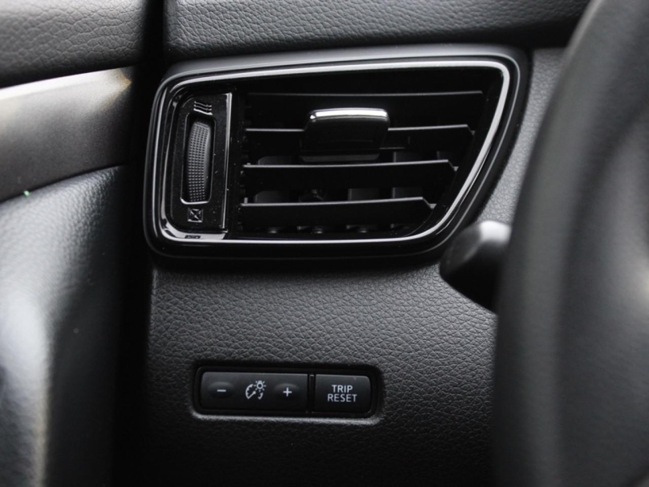 2023 Nissan Qashqai S AWD  - Heated Seats -  Apple CarPlay Photo