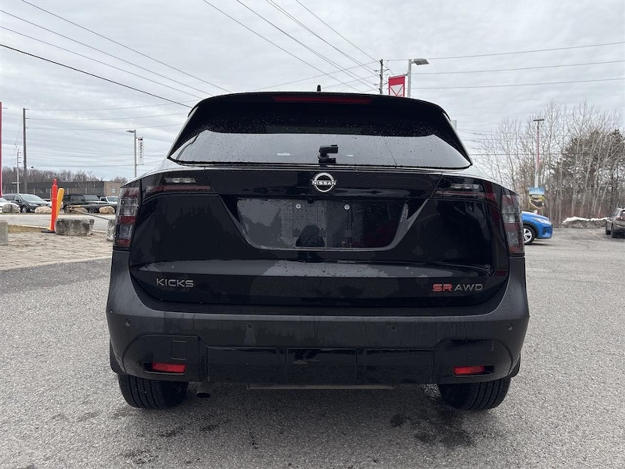 2025 Nissan Kicks SR  Rates avail as low as 2.99% (OAC) Photo3