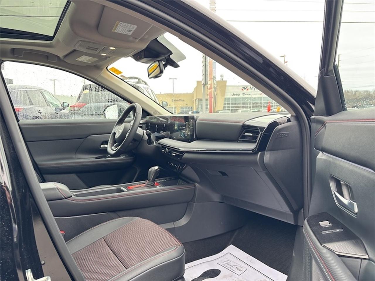 2025 Nissan Kicks SR  Rates avail as low as 2.99% (OAC) Photo