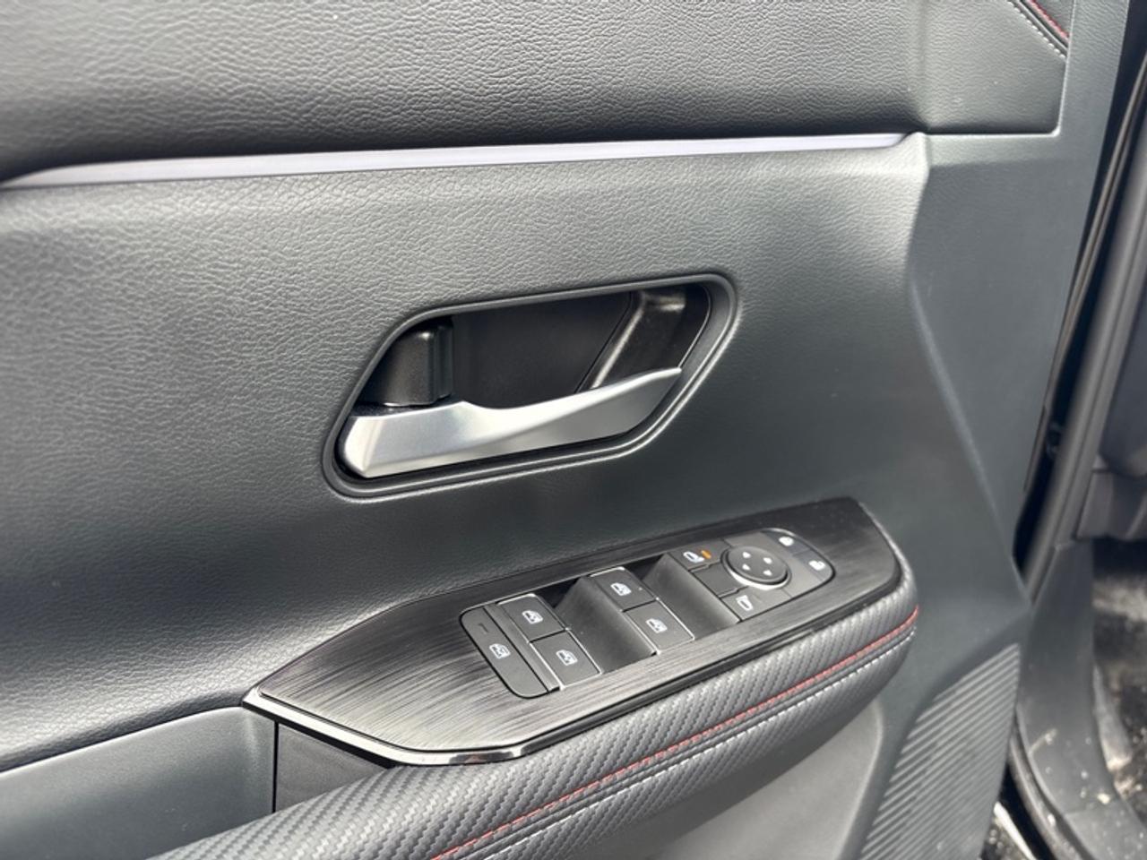 2025 Nissan Kicks SR  Rates avail as low as 2.99% (OAC) Photo