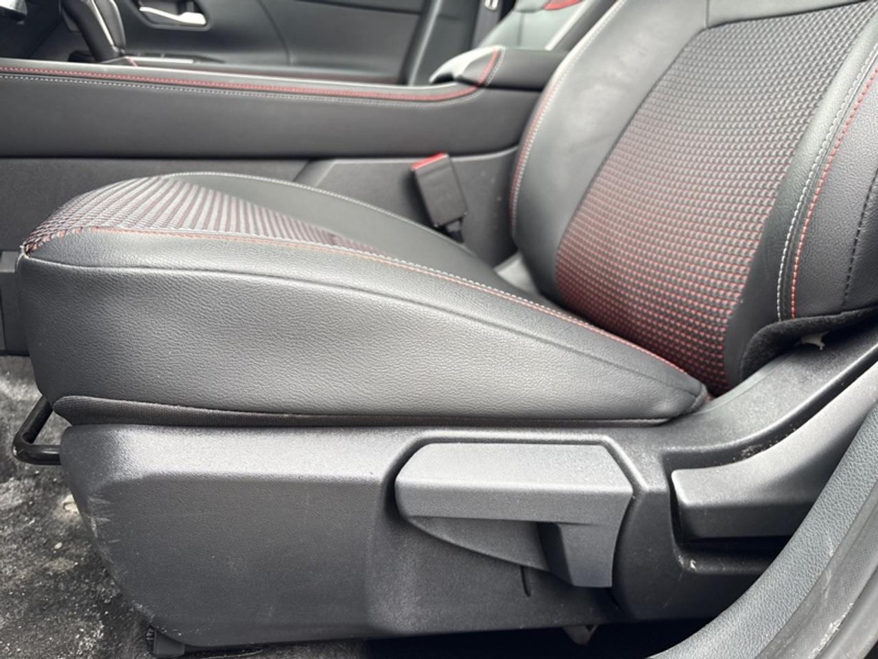 2025 Nissan Kicks SR  Rates avail as low as 2.99% (OAC) Photo