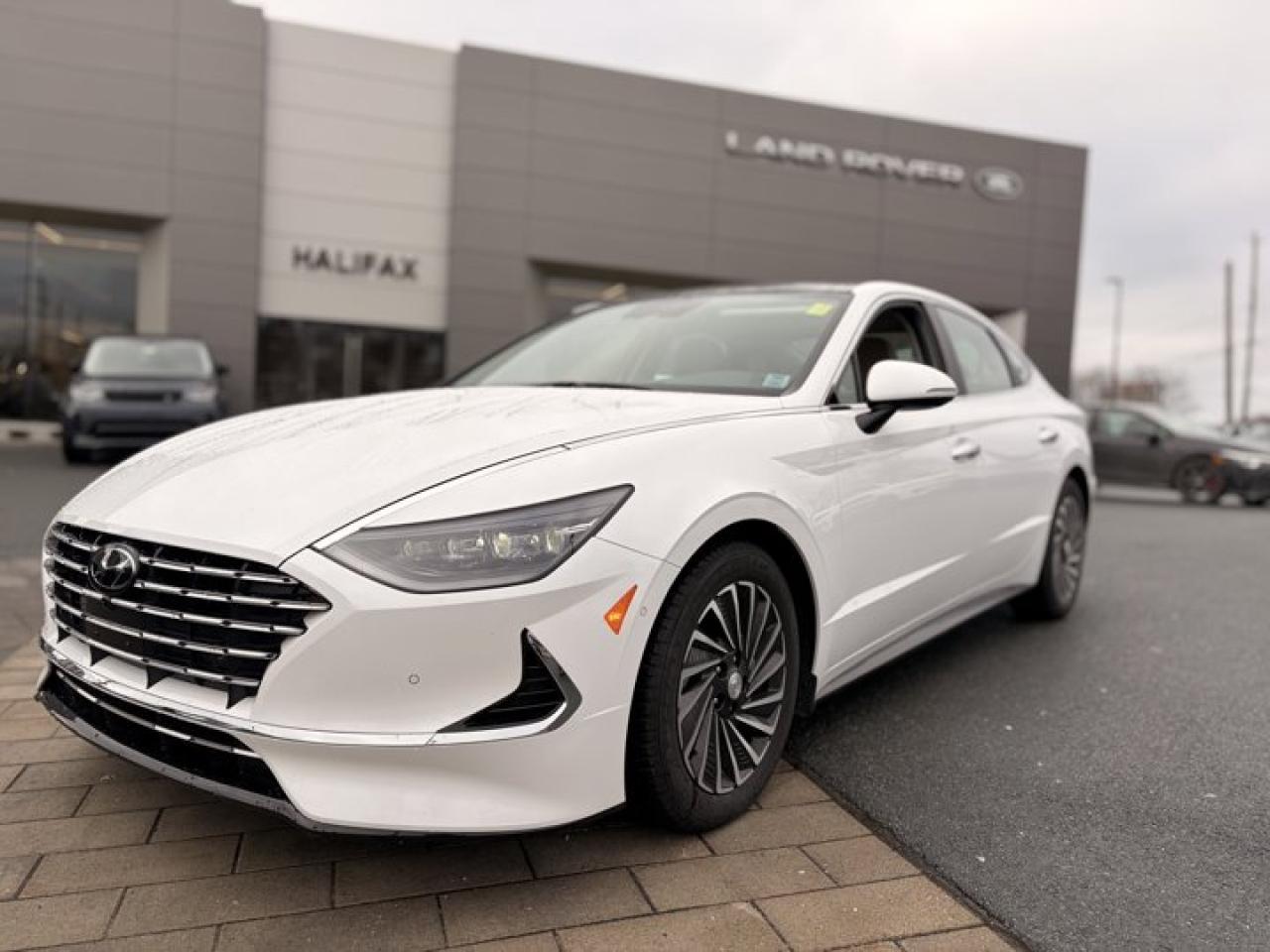 Large Cars, Ultimate Sedan, 6-Speed Automatic w/OD, Gas/Electric I-4 2.0 L/122