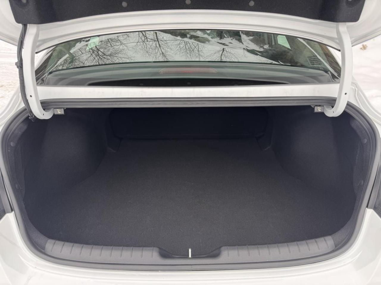 2025 Hyundai Elantra Preferred IVT w/Tech Pkg Photo