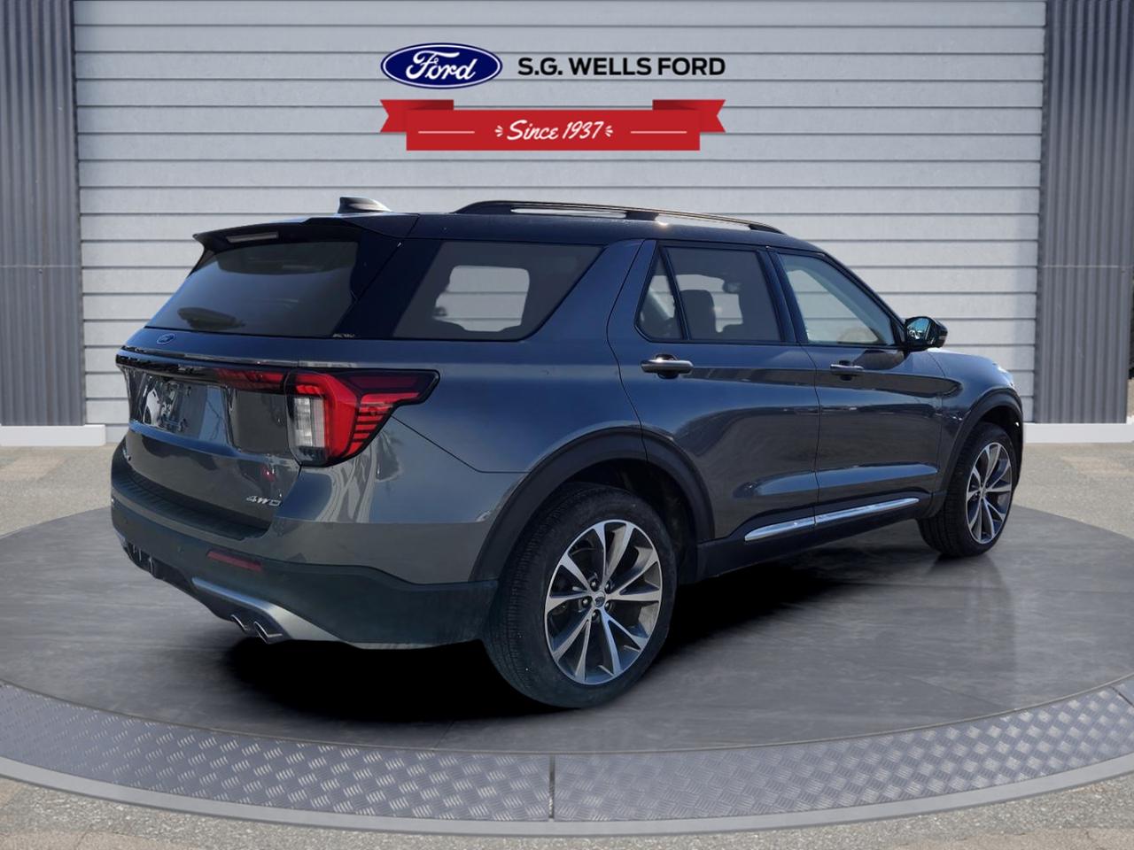 2025 Ford Explorer Platinum Photo