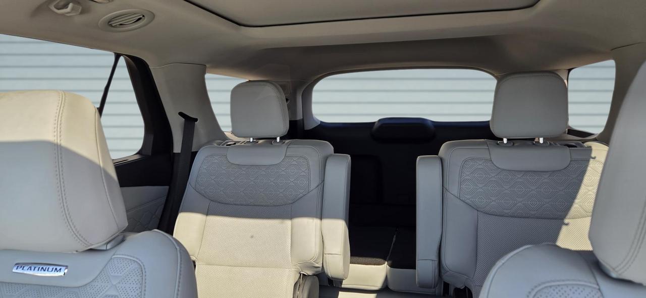 2025 Ford Explorer Platinum Photo