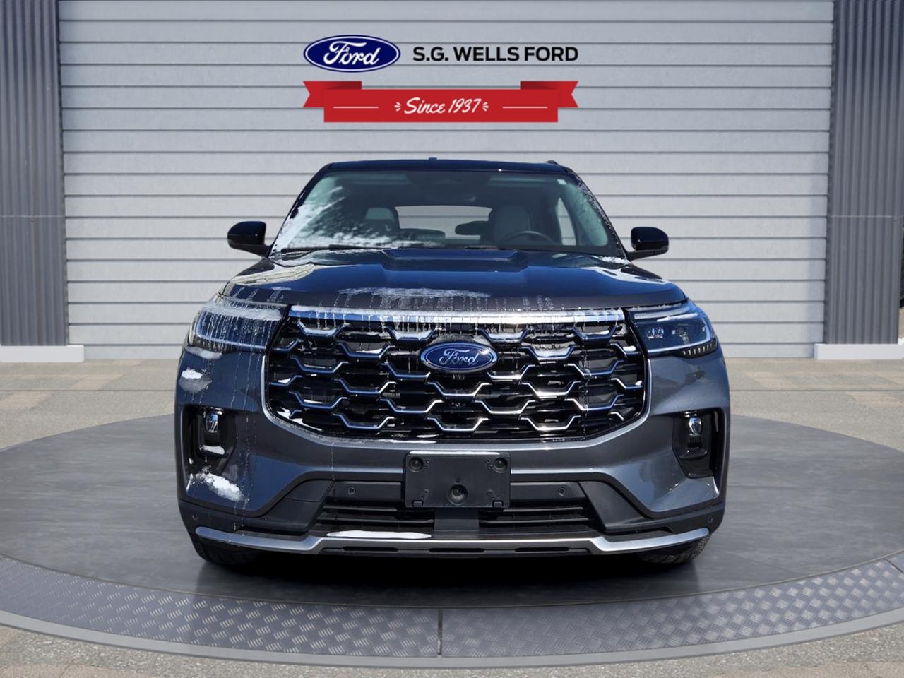 2025 Ford Explorer Platinum Photo