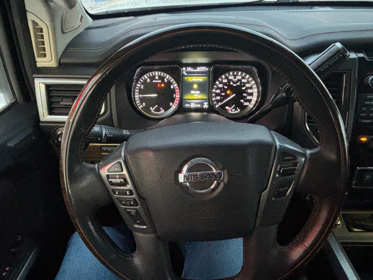 2017 Nissan Titan Platinum Reserve Photo6