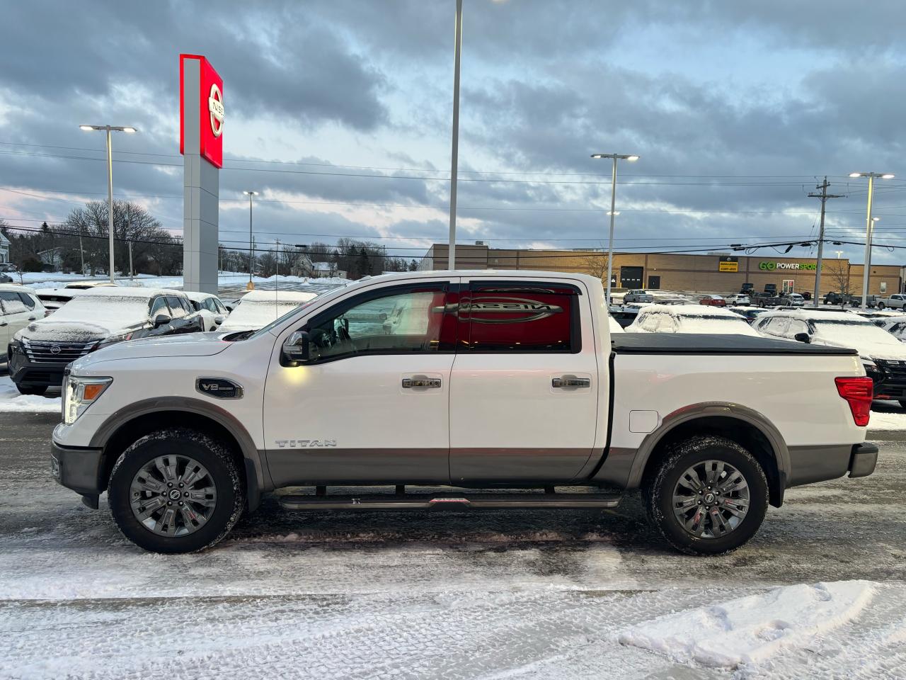 2017 Nissan Titan Platinum Reserve Photo22