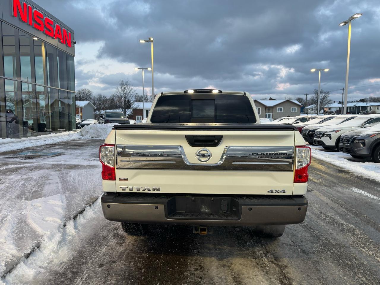 2017 Nissan Titan Platinum Reserve Photo21