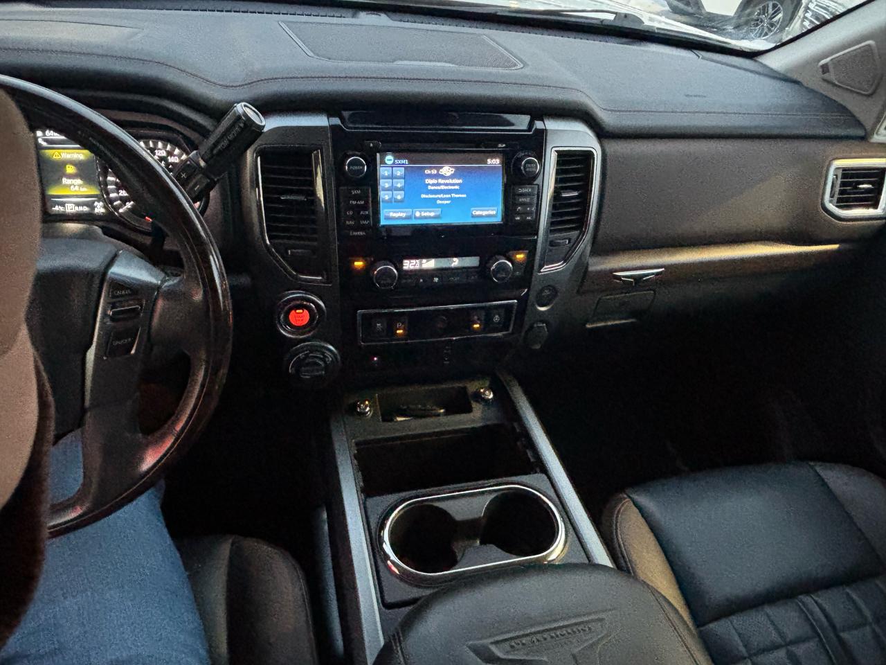 2017 Nissan Titan Platinum Reserve Photo5