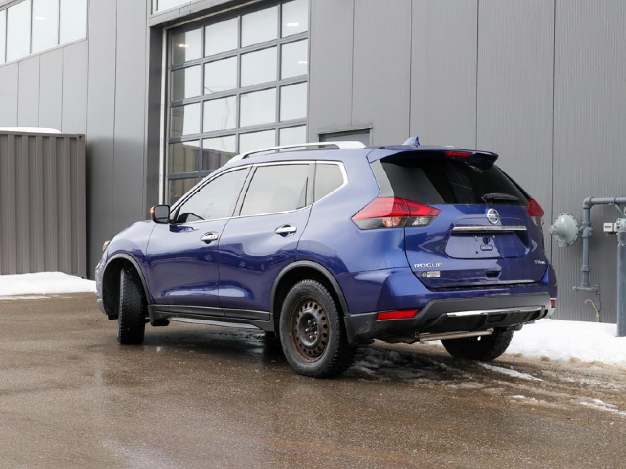 2020 Nissan Rogue - $134 B/W Photo