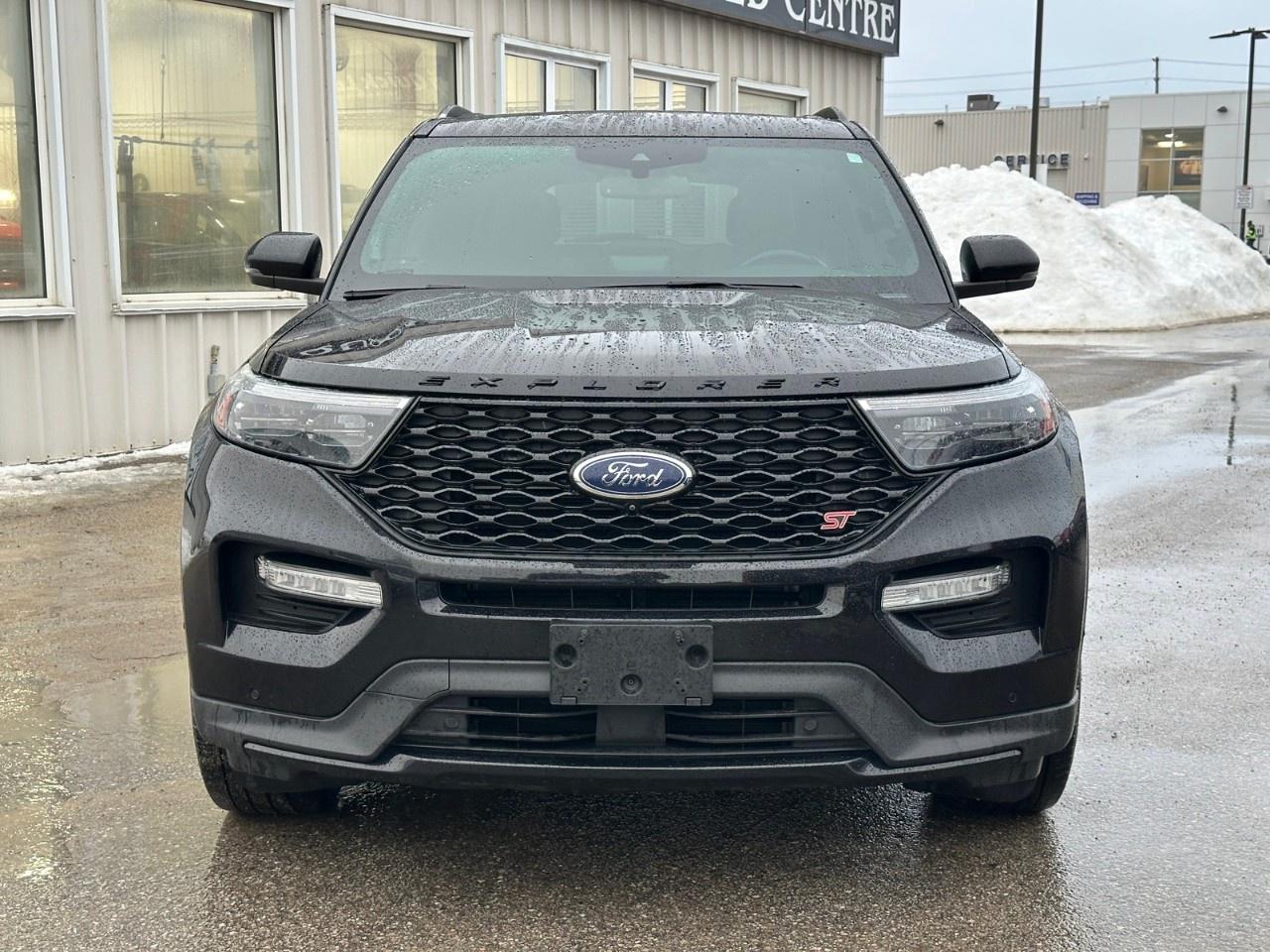 2022 Ford Explorer ST 4WD Photo2
