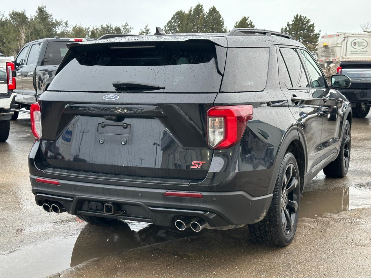 2022 Ford Explorer ST 4WD Photo