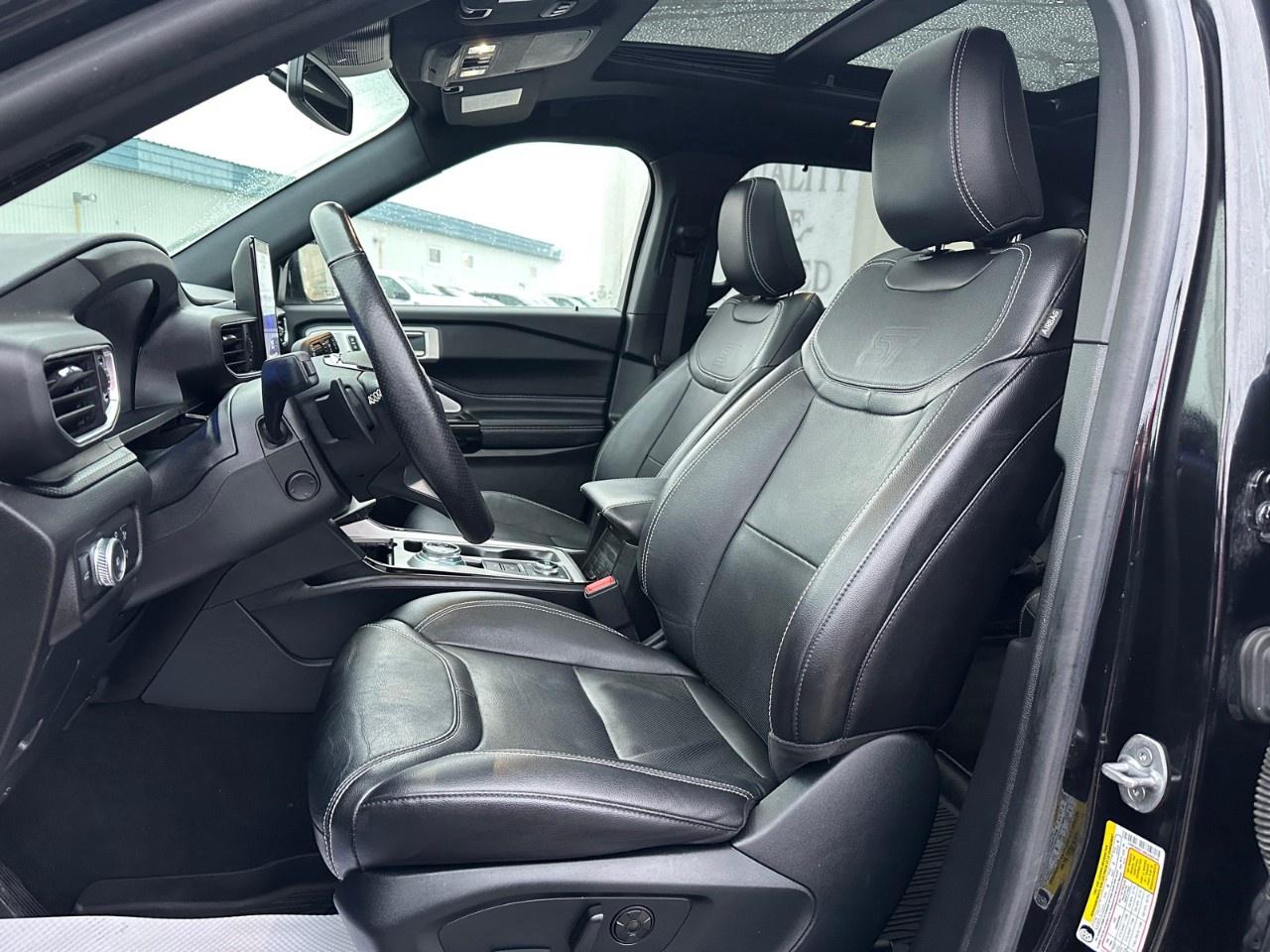 2022 Ford Explorer ST 4WD Photo