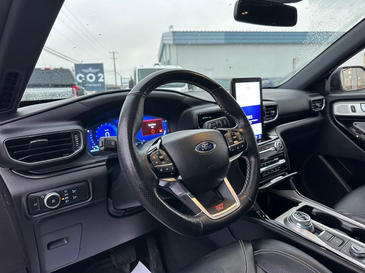 2022 Ford Explorer ST 4WD Photo