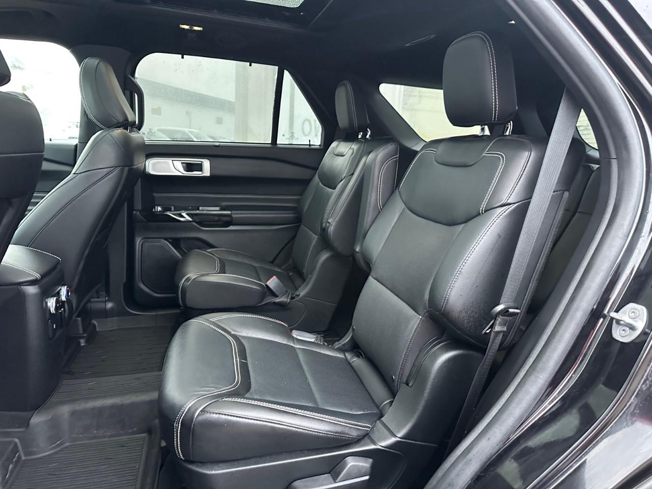 2022 Ford Explorer ST 4WD Photo