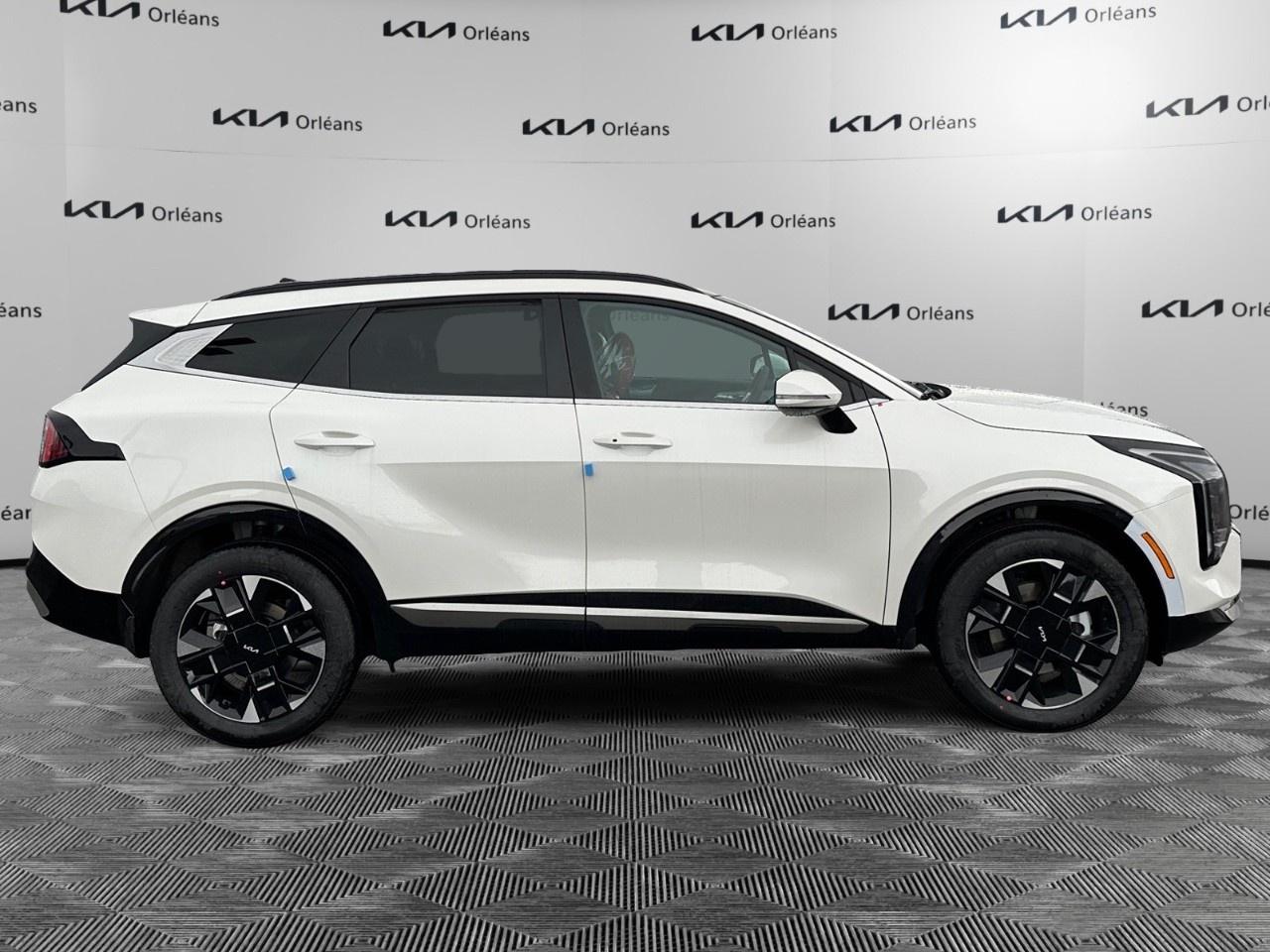 2026 Kia Sportage EX Premium AWD w/Red Interior Photo