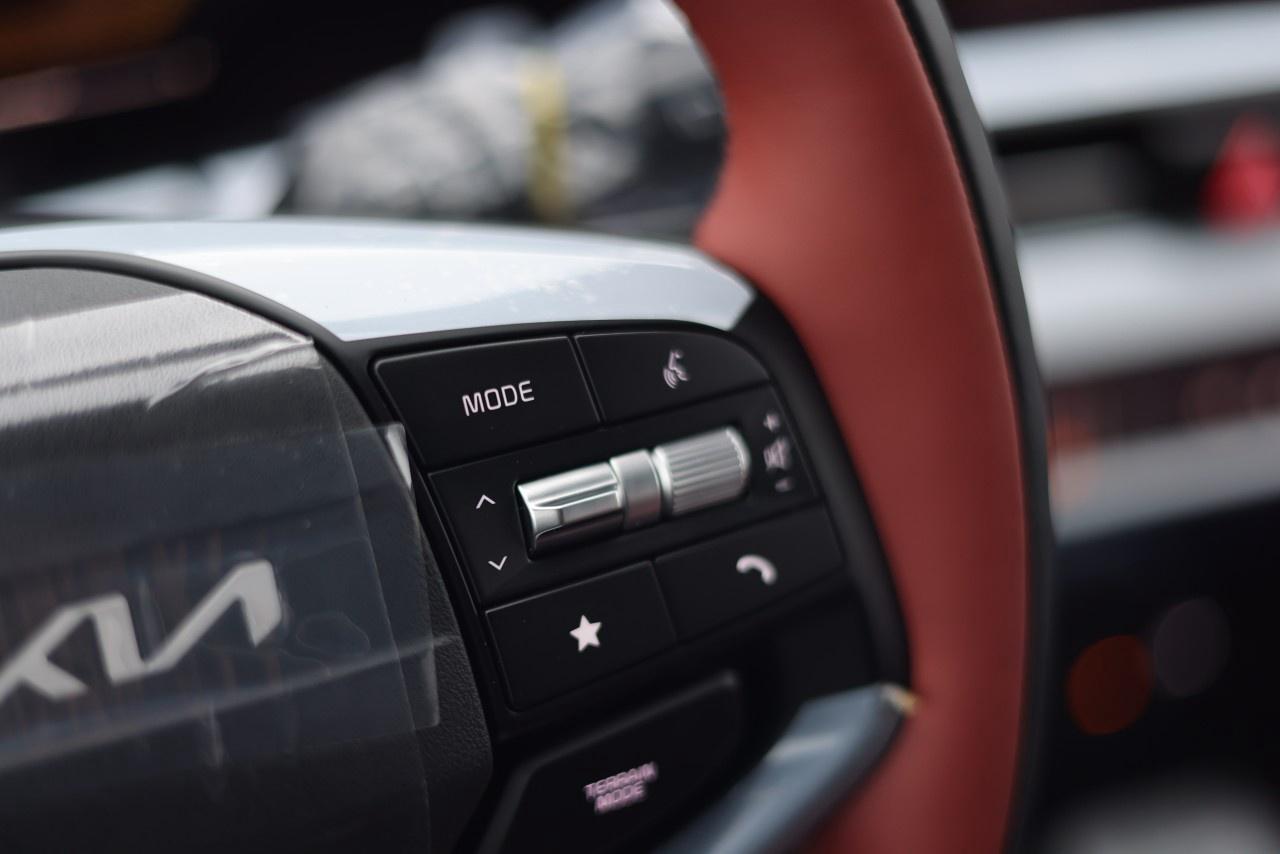 2026 Kia Sportage EX Premium AWD w/Red Interior Photo