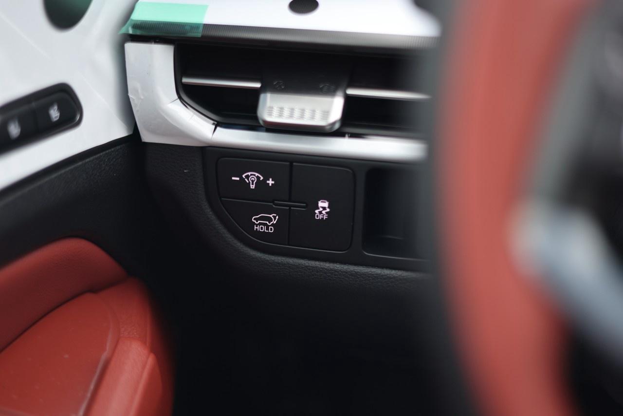 2026 Kia Sportage EX Premium AWD w/Red Interior Photo