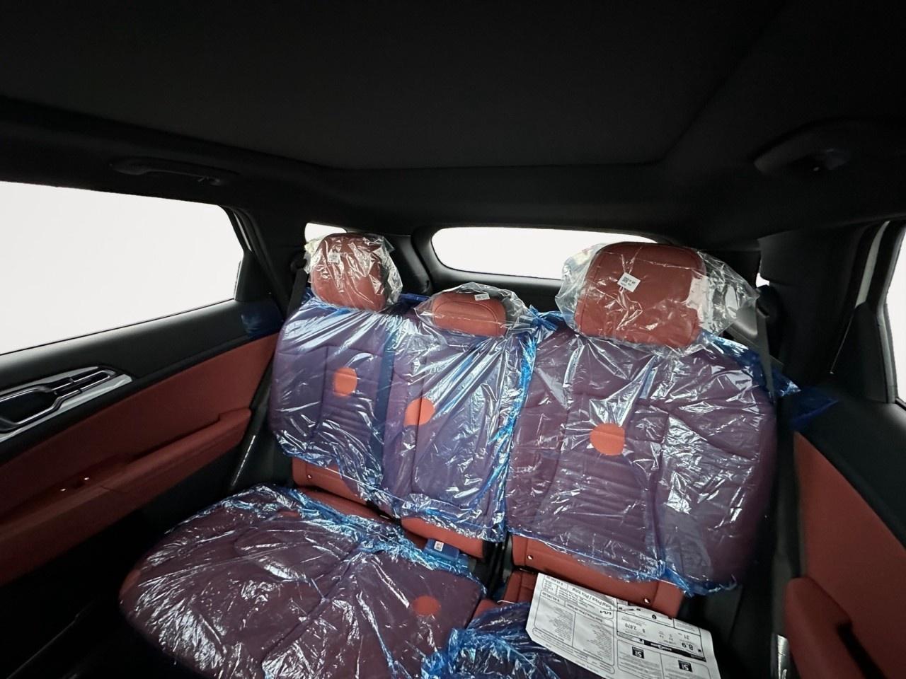 2026 Kia Sportage EX Premium AWD w/Red Interior Photo