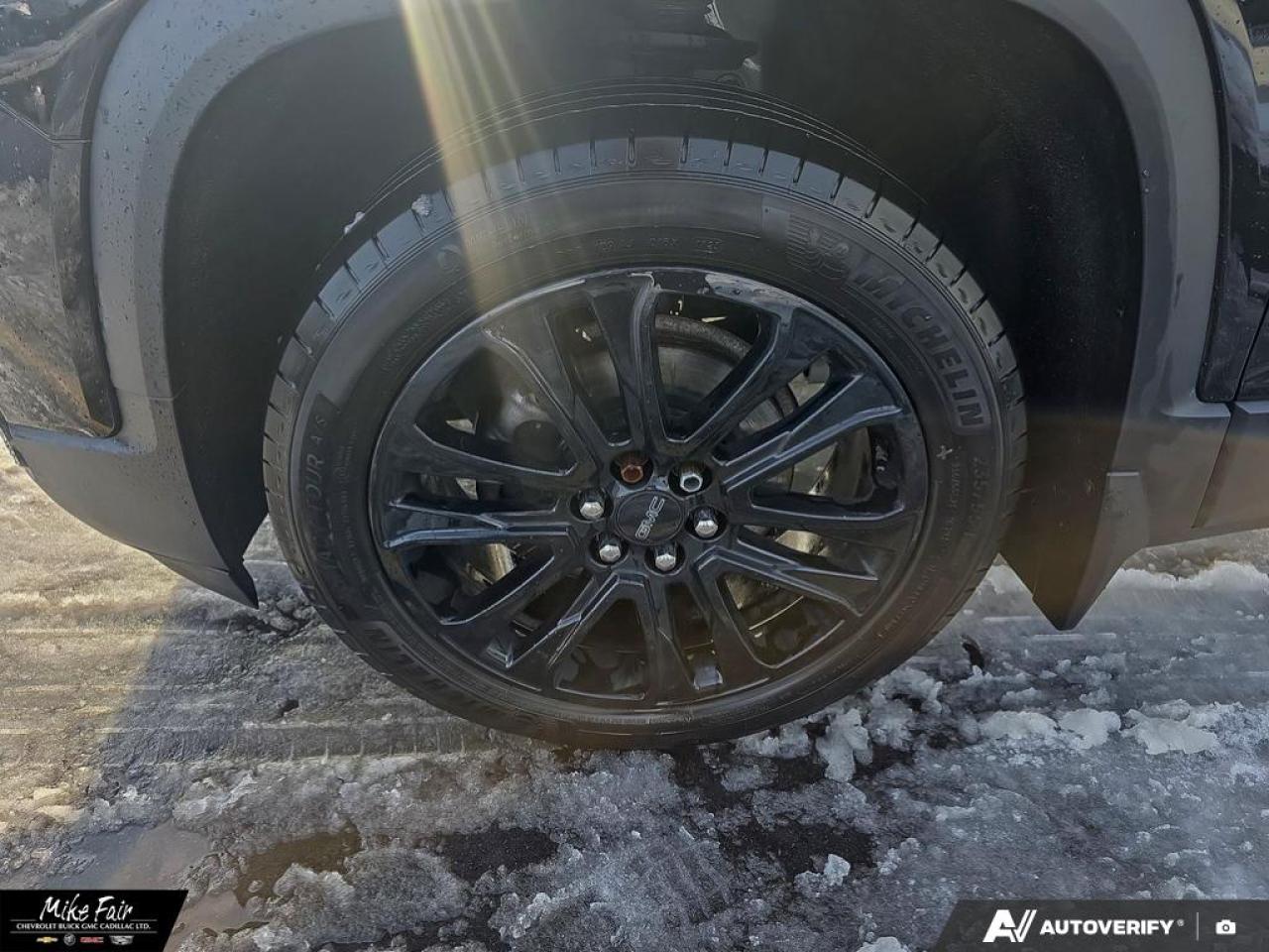 2023 GMC Acadia SLE 6 Passanger Seating, Cruise Control, Apple CarPlay, Android Auto Photo