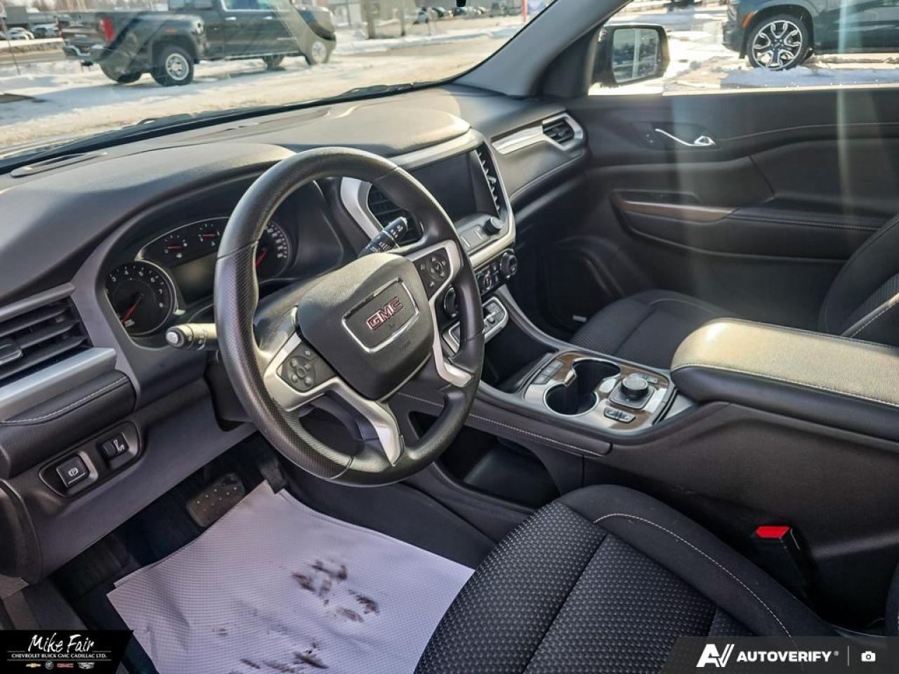 2023 GMC Acadia SLE 6 Passanger Seating, Cruise Control, Apple CarPlay, Android Auto Photo