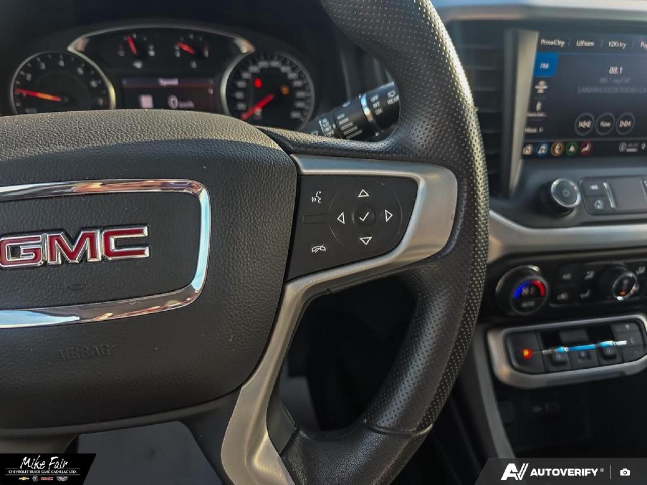 2023 GMC Acadia SLE 6 Passanger Seating, Cruise Control, Apple CarPlay, Android Auto Photo