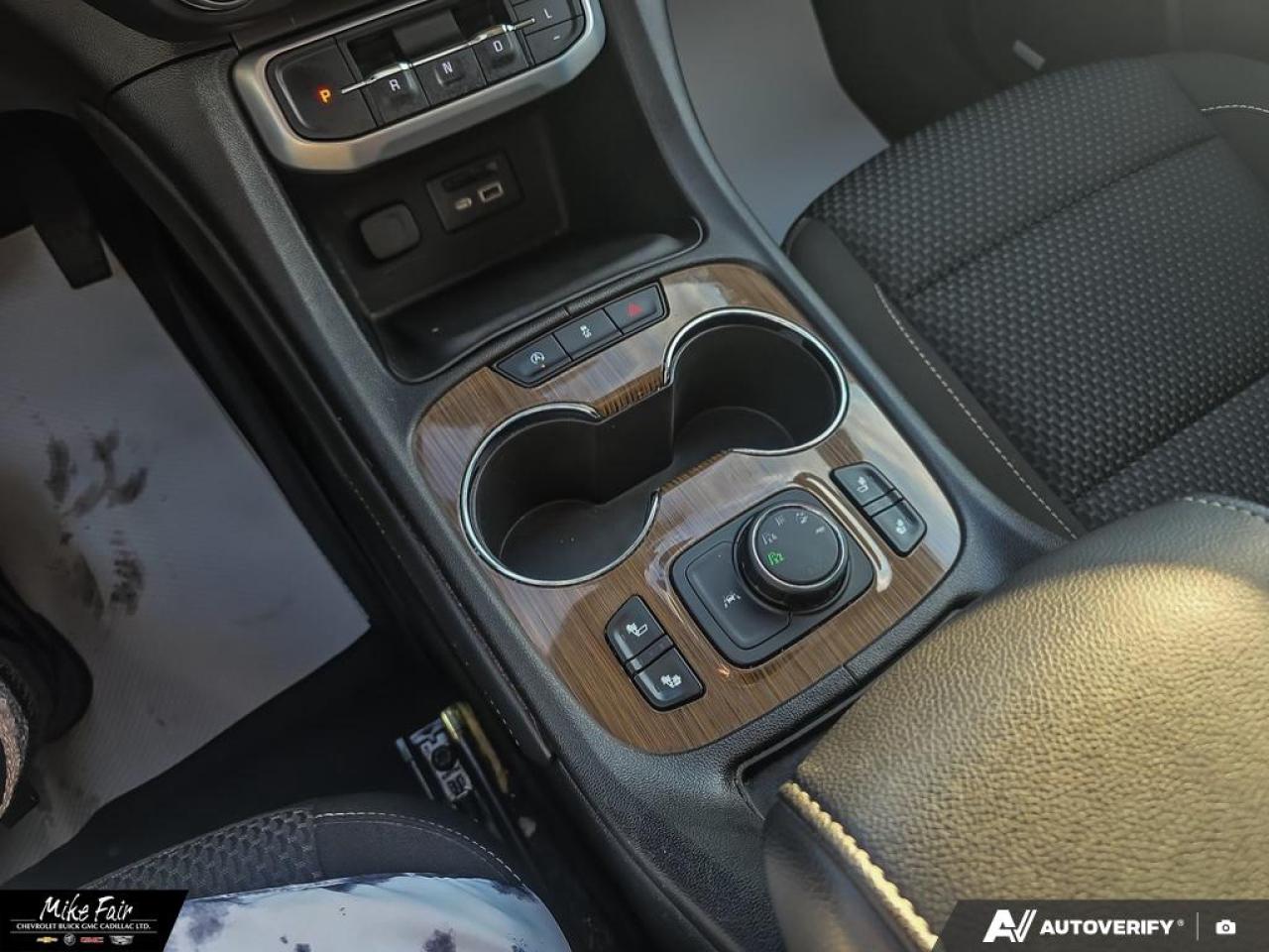 2023 GMC Acadia SLE 6 Passanger Seating, Cruise Control, Apple CarPlay, Android Auto Photo